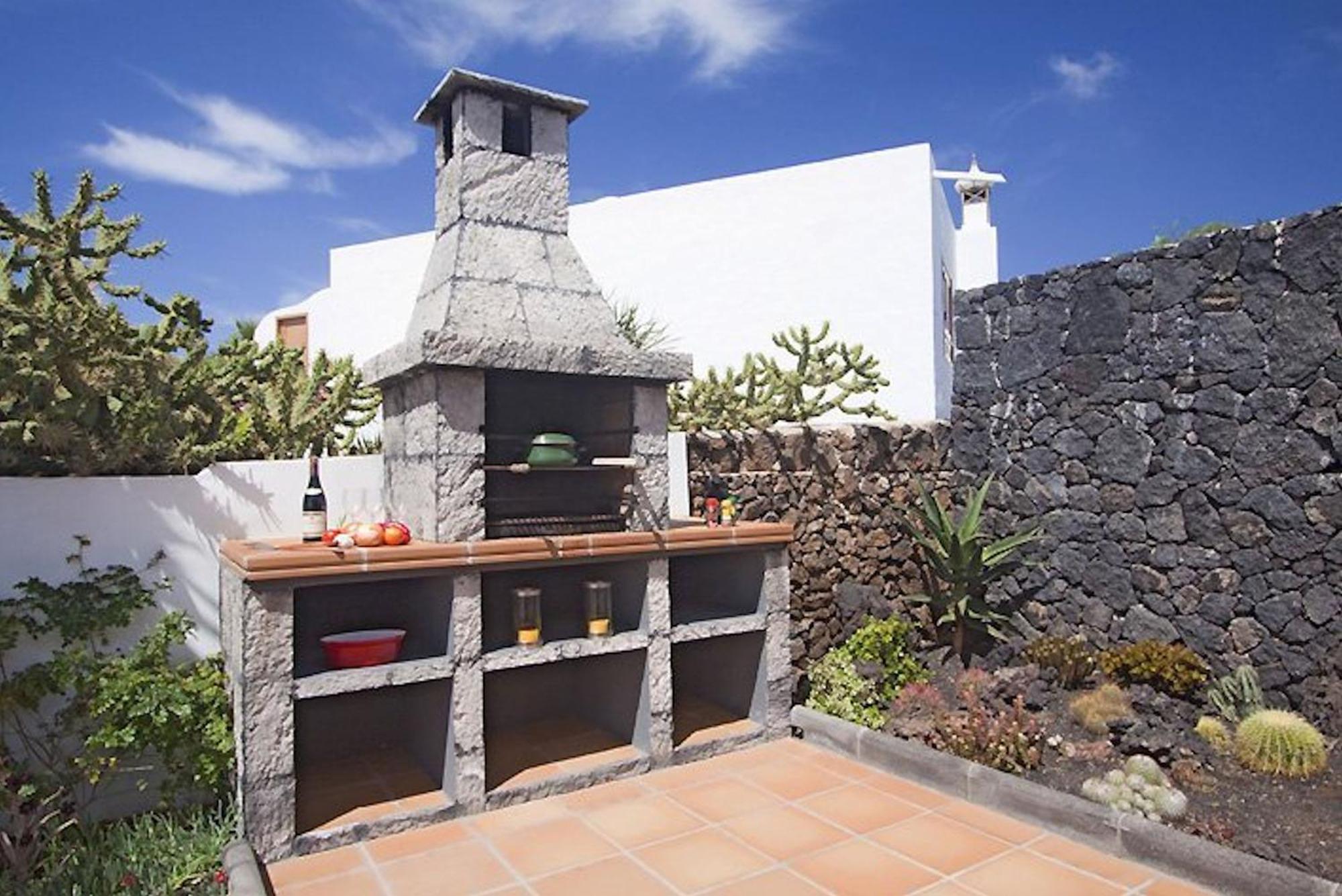 Lovely Los Mojones Villa Casa Jasmine Heated Pool Short Walk To Beach Puerto Del Carmen Puerto del Carmen  Kültér fotó