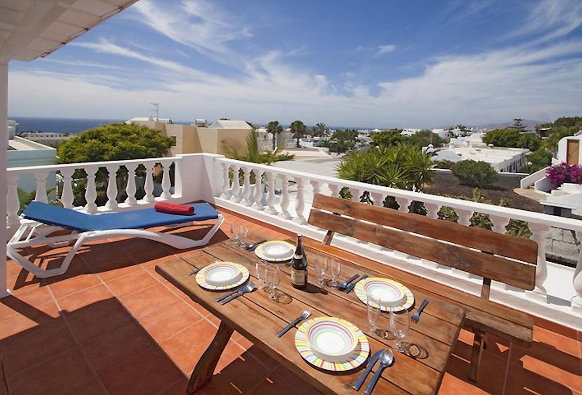 Lovely Los Mojones Villa Casa Jasmine Heated Pool Short Walk To Beach Puerto Del Carmen Puerto del Carmen  Kültér fotó
