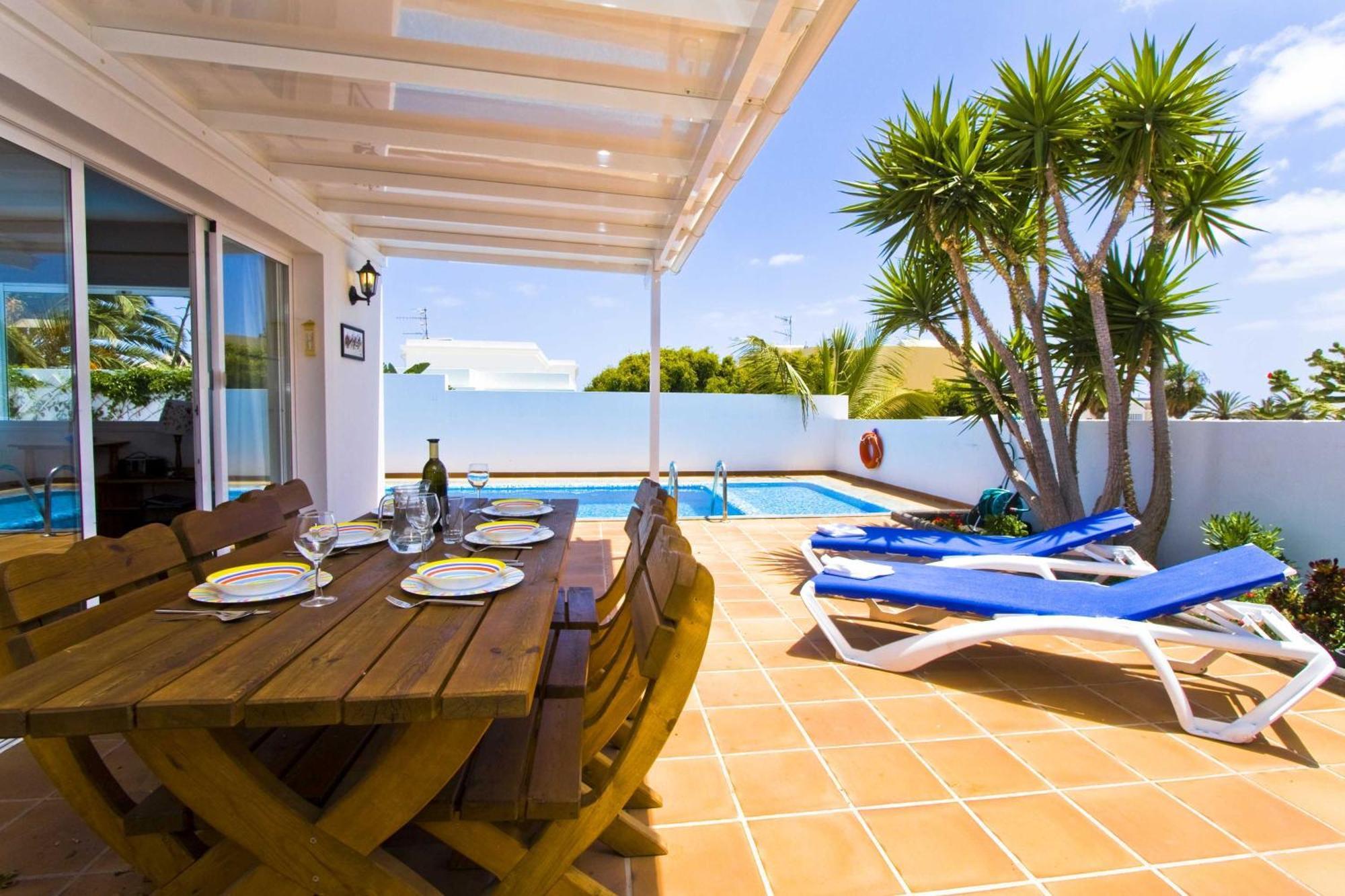 Lovely Los Mojones Villa Casa Jasmine Heated Pool Short Walk To Beach Puerto Del Carmen Puerto del Carmen  Kültér fotó