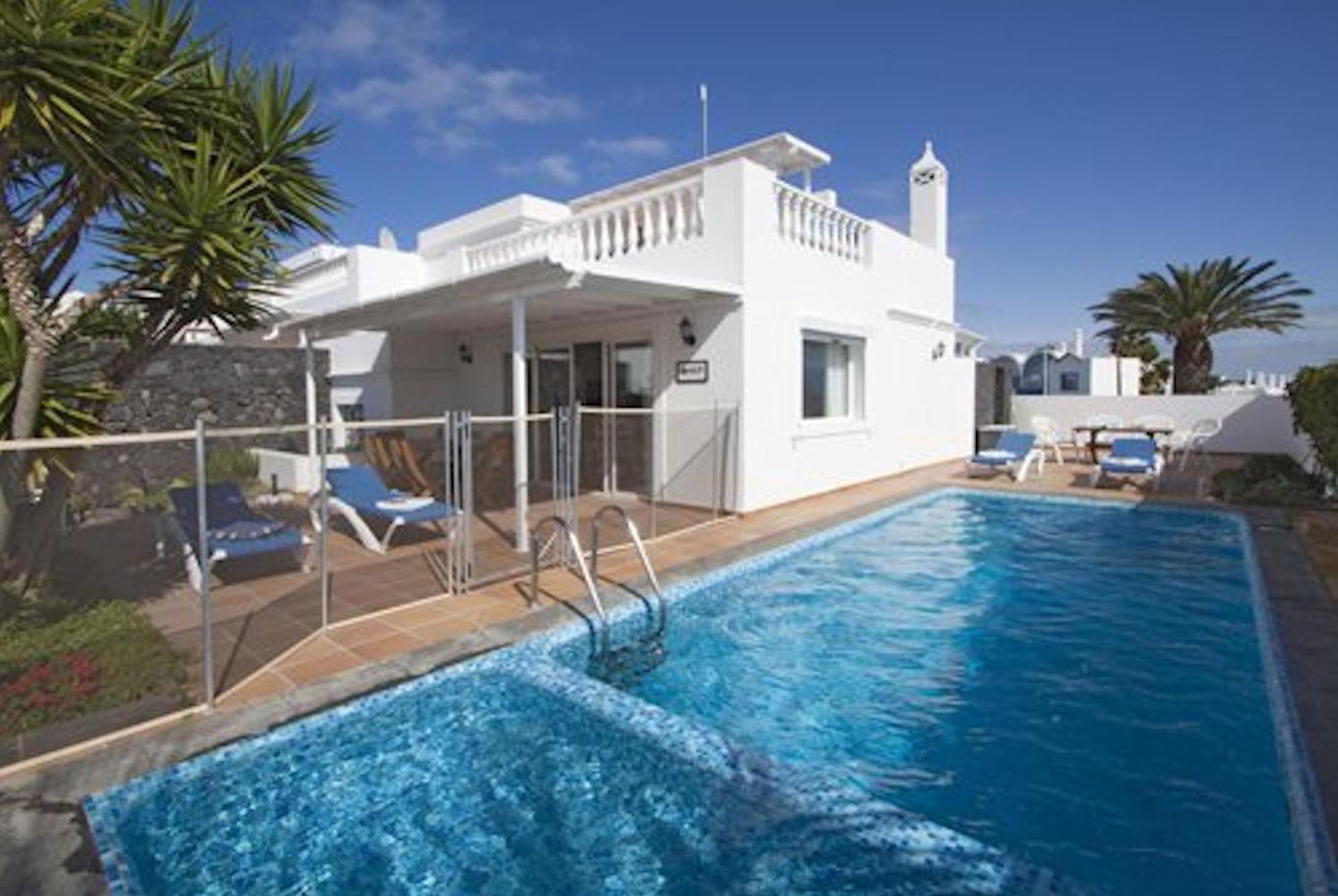 Lovely Los Mojones Villa Casa Jasmine Heated Pool Short Walk To Beach Puerto Del Carmen Puerto del Carmen  Kültér fotó