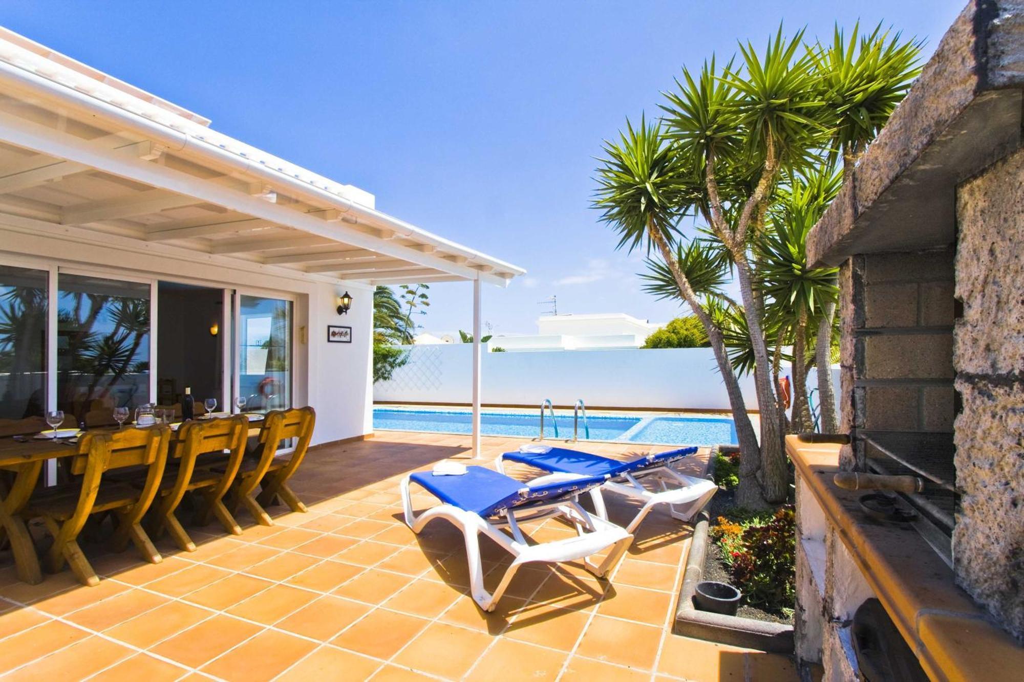 Lovely Los Mojones Villa Casa Jasmine Heated Pool Short Walk To Beach Puerto Del Carmen Puerto del Carmen  Kültér fotó